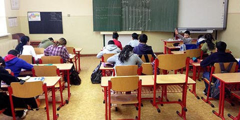 Eine Containerschule für Romakinder in der Slowakei. © AI