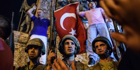 Turkische Soldaten auf dem Taksim-Platz in Istanbul beim Putschversuch vom 16. Juli 2016.