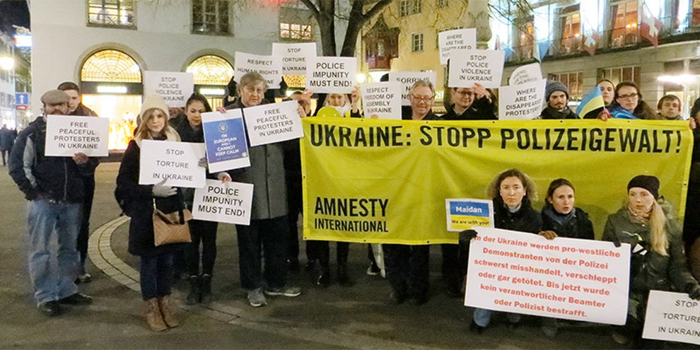 Mahnwache gegen Straflosigkeit der Polizeiübergriffe in der Ukraine, Zürich 11.02.2014 © Amnesty International