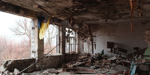 Zerbombte Schule in Opytne in der Region Donezk. © Jakub Laichter  / istock.com