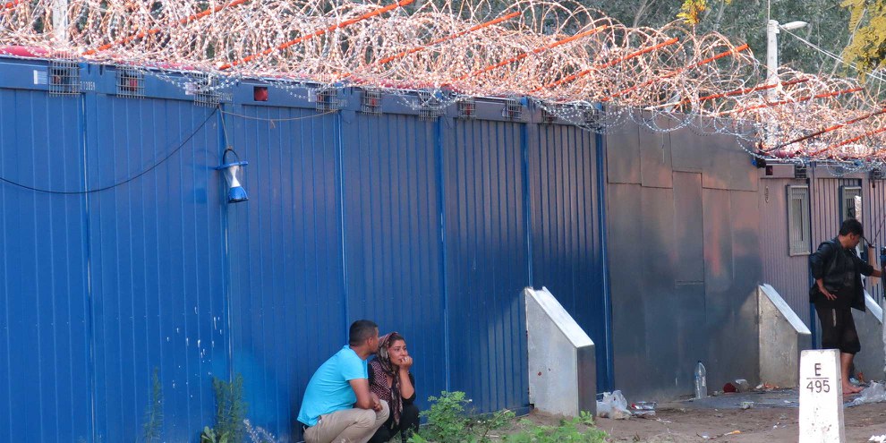Viele Asylsuchende, die nach Ungarn gelangten, werden nach Serbien zurückgeschickt oder illegal in Flüchtlingslagern festgehalten. © Amnesty International