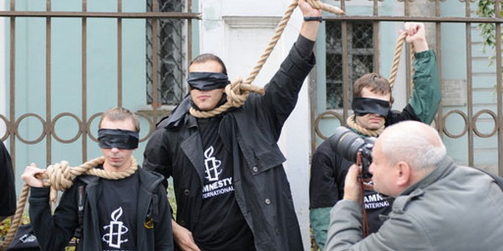 Strassenaktion gegen die Todesstrafe in Weissrussland, Oktober 2009. © AI