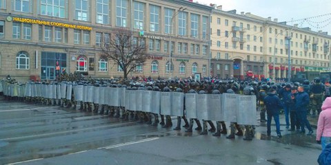 Das massive Polizeiaufgebot bei den Protesten in Minsk vom 25. März 2017. © Спадар Бурак