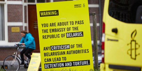 Amnesty-Aktion in den Niederlanden gegen die Polizeigewalt in Belarus. © 2020 Pierre Crom
