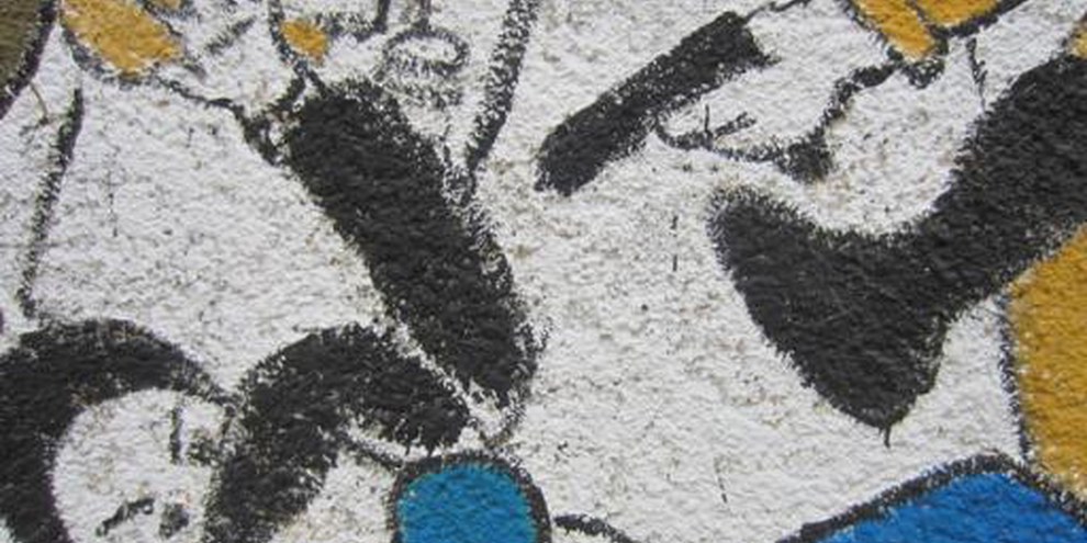 Graffiti eines Übergriffs, dessen Bild vor 2 Jahren um die Welt ging © Amnesty International