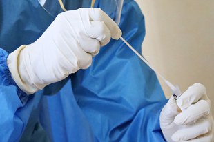 Ärzt*innen und das Gesundheitspersonal müssen freigelassen werden