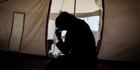 Irakische Frauen und Kinder mit vermeintlichen Verbindungen zum IS werden für Verbrechen bestraft, die sie nicht begangen haben. © AI