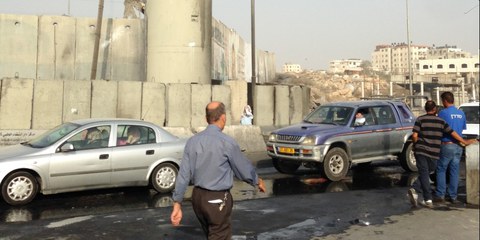 Am Checkpoint von Qalandia © Jacob Burns / Amnesty International