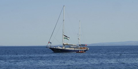 Eines der Schiffe der Gaza Flotilla bei der Abfahrt richtung Gaza. © IPA /  ABACA / via imago