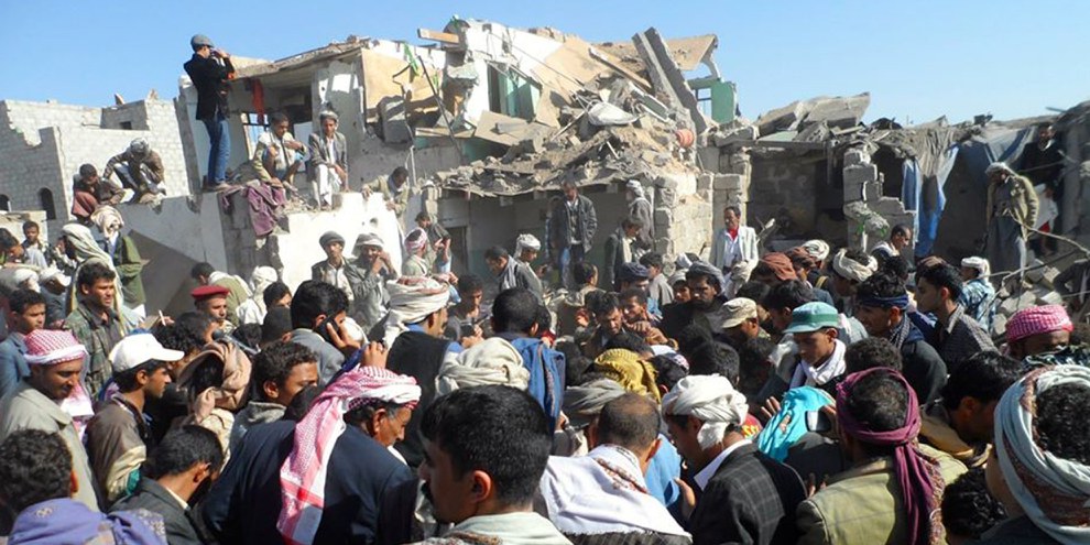 Nach einem Luftangriff in der Nähe des Internationalen Flughafens von Sana'a. © Zakarya Dahman, courtesy of The Yemen Times