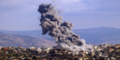 Rauch steigt vom Ort eines israelischen Luftangriffs auf, der das südlibanesische Dorf Khiam traf. © AFP via Getty