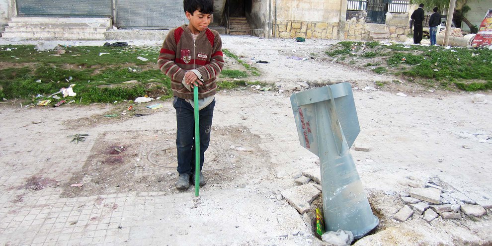 2013 in Aleppo von Amnesty fotografierte russische Streubombe. Derartige Geschosse werden auch in Ost-Ghouta gegen die Zivilbevölkerung eingesetzt. © Amnesty International