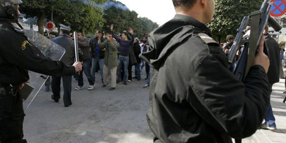 Demonstrierende treffen auf die Polizei © privat