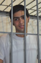 Jabbar Savalan hinter Gitter