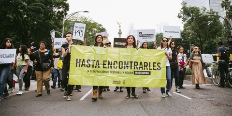Demonstration in Mexiko-Stadt in Zusammenhang mit dem Verschwindenlassen von 43 Student*innen © Amnesty International