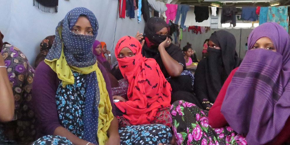 Diese somalischen Frauenflüchtlinge wurden von der italienischen Marine auf dem Mittelmeer gerettet. © AI