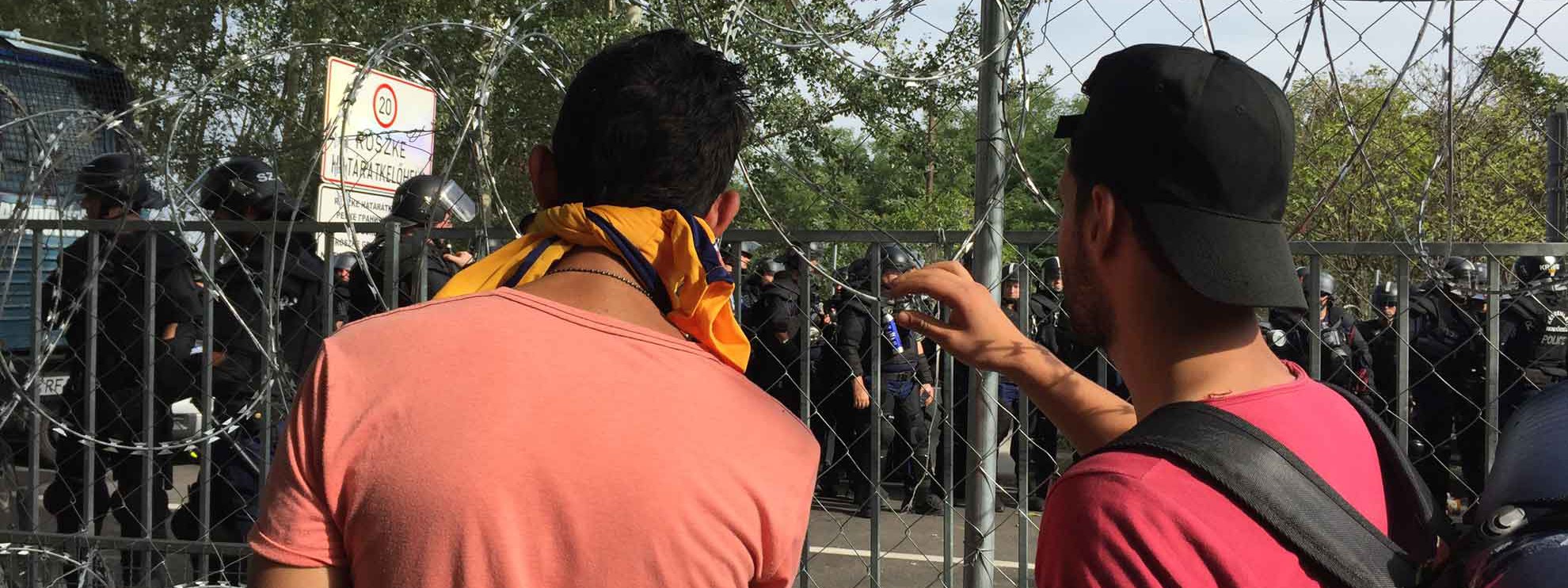 Flüchtlinge an der serbisch-ungarischen Grenze im September 2015. © Amnesty International