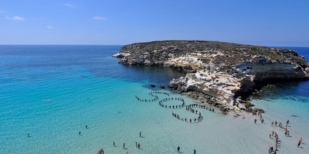 Amnesty-Aktion vor Lampedusa. © Amnesty International