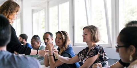 Im Kurs wird aufgezeigt, unter welcher besonderer Verfolgung LGBTI*-Asylsuchende in ihren Herkunftsländern litten und was dies mit ihnen mache. © AOZ