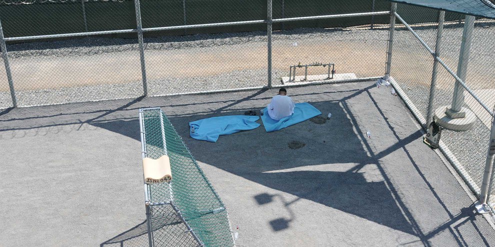 Ein Gefangener in Camp 6 in Guantanamo,  2011 © US DoD