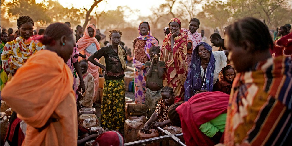 Frauen in einem Flüchtlingscamp nahe der umstrittenen Grenze zwischen Nord- und Südsudan. © Pete Muller