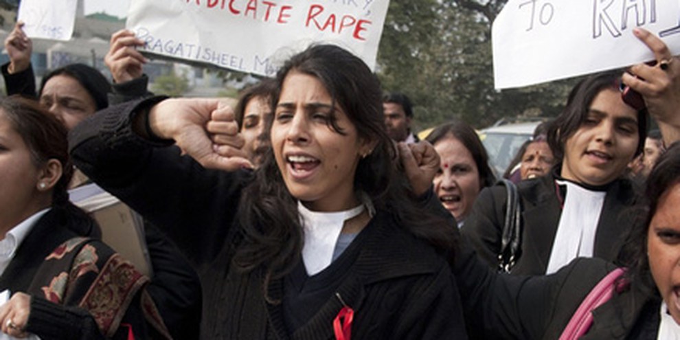 Demonstration gegen die Vergewaltigung einer indischen Studentin, welche ihren Verletzungen erlag. © Louis Dowse Demotix
