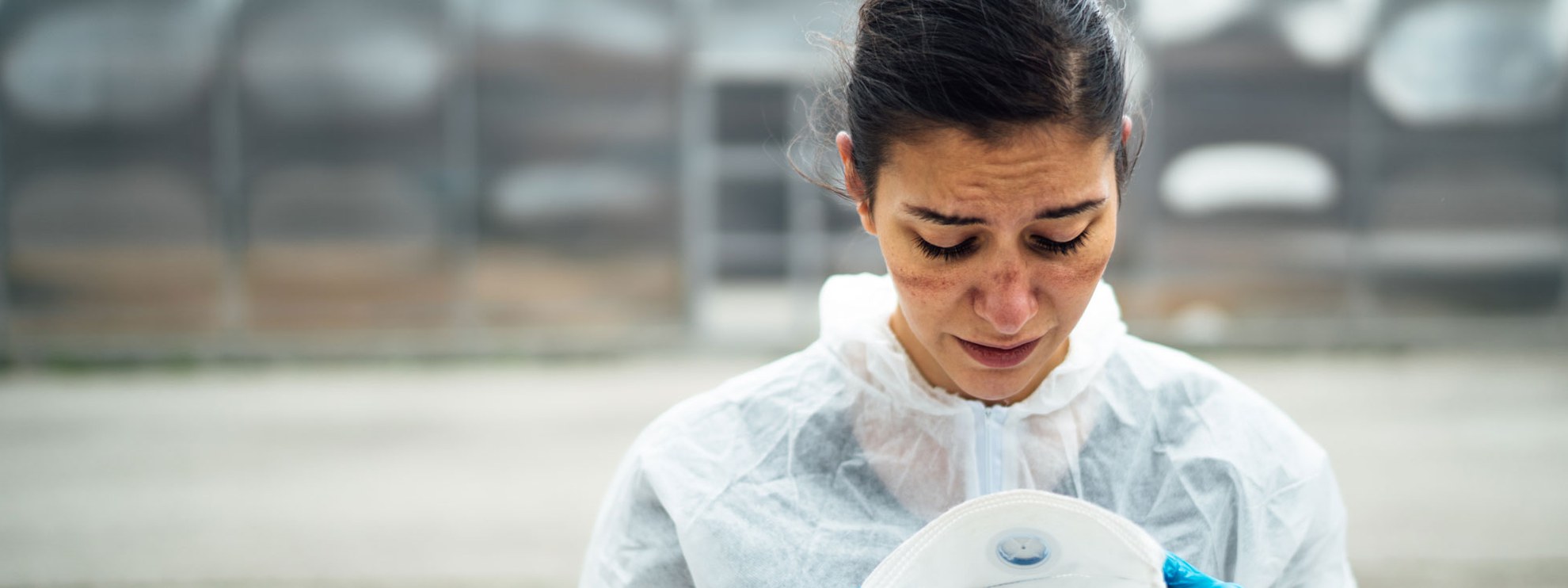 Arbeiten bis zur totalen Erschöpfung: Ärztinnen, Ärzte und Gesundheitsangestellte kamen an ihre Grenzen. © eldar nurkovic / Shutterstock.com