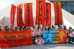Vereinbarung zur Abkehr von fossilen Brennstoffen vernachlässigt den Schutz der Menschenrechte