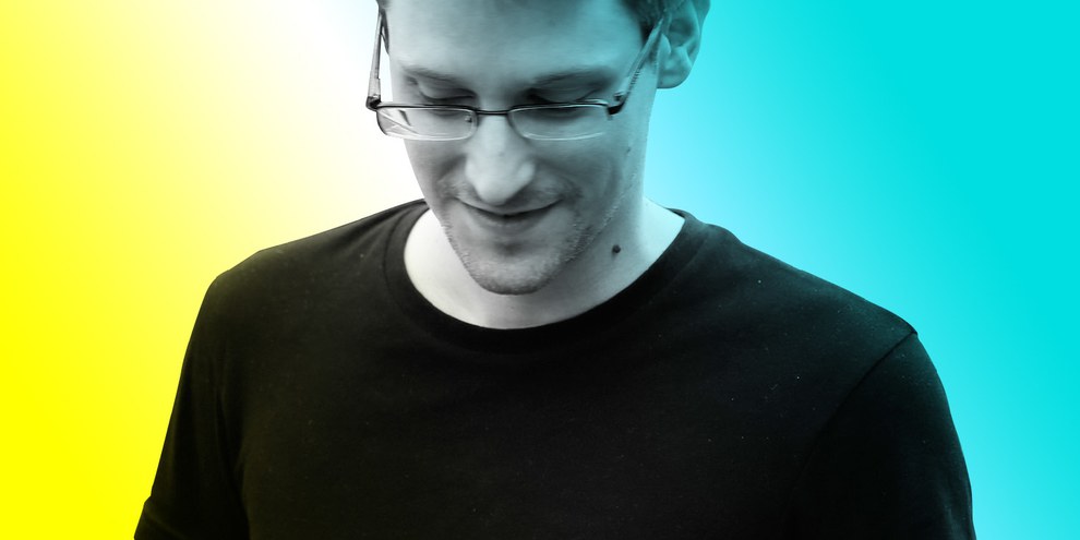 Edward Snowden: Ein Held, kein Verräter. © RADIUS-TWC