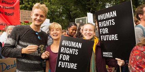 Überall auf der Welt engagieren sich Menschen – gerade junge Menschen – für Klimaschutz. © Amnesty International / Photo: Jarek Godlewski