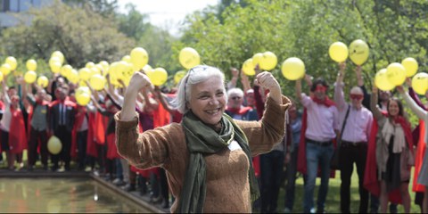 Idil Eser, die Direktorin von Amnesty Türkei, freut sich über die EMRK-Kampagne.