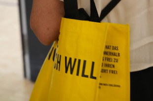 Amnesty Schweiz setzt sich für das Recht auf Protest und die Inklusionsinitiative ein
