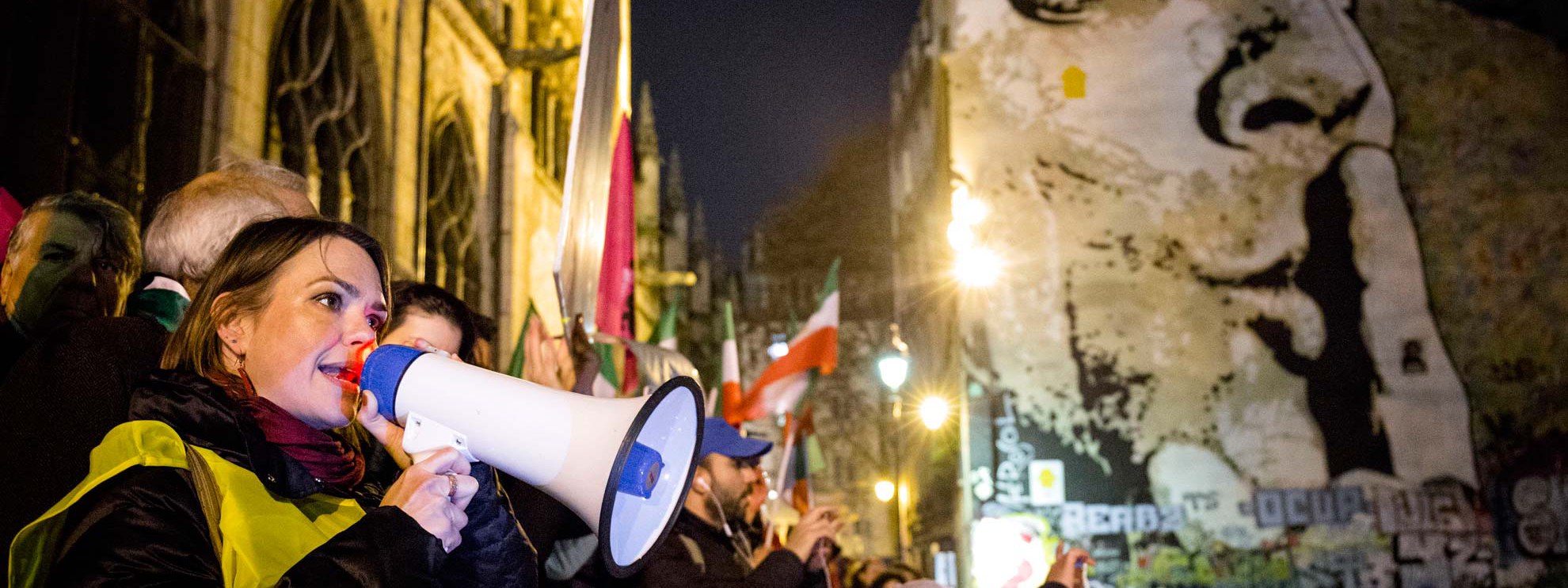 An dieser Demonstration vom Dezember in Paris wird der Schutz der ZivilistInnen in Aleppo gefordert. © Pierre-Yves Brunaud / Picturetank