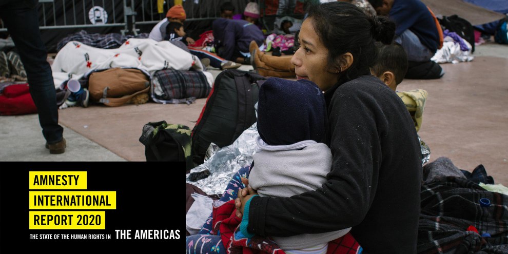 Zehntausende Menschen flohen vor der in ihren Ländern herrschenden Gewalt, Armut und Ungleichheit Richtung Norden.  Für viele – wie für diese Frau und ihr Kind – bedeutete Tijuana an der mexikanischen Grenze zu den USA aber das vorläufige Ende der Reise. © 	Sergio Ortiz/Amnesty International