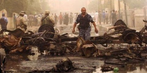 Nach einem Selbstmordattentat in Bagdad im Juli 2005 ©AP Graphics Bank