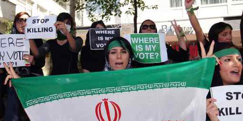 Demonstration im Juni 2009 vor der iranischen Botschaft in der Türkei. © AP/PA B. Ozbilici