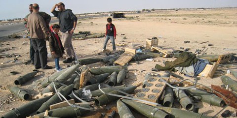 Diese Munition wurde von Gaddafi-treuen Truppen in Libyen zurückgelassen. © AI/Donatella Rovera