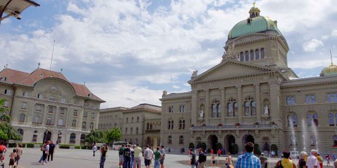 Möchten Sie die Herstellung von Atombomben mitfinanzieren? Die Schweizer Grossbanken und die Nationalbank tun dies für Sie. © Traumrune / Wikimedia Commons
