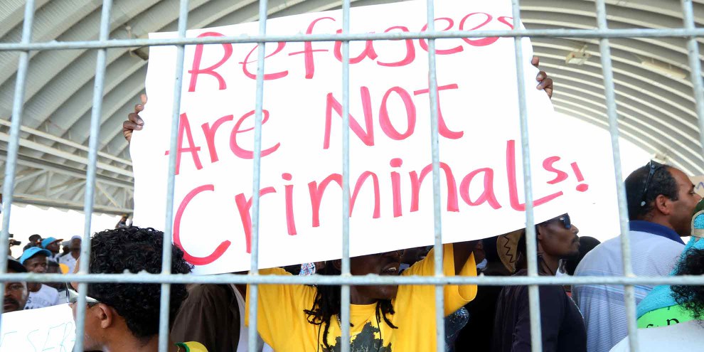 Asylsuchende protestieren im Holot-Zentrum in der Negev-Wüste in Israel am Weltflüchtlingstag, 20 June 2014. © Haim Schwarczenberg
