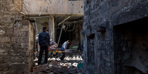 Diyarbakir im Februar 2016: Lockerung der Ausgangssperre, damit die kurdische Bevölkerung ihre Sachen packen und fliehen kann. © Gael Cloarec
