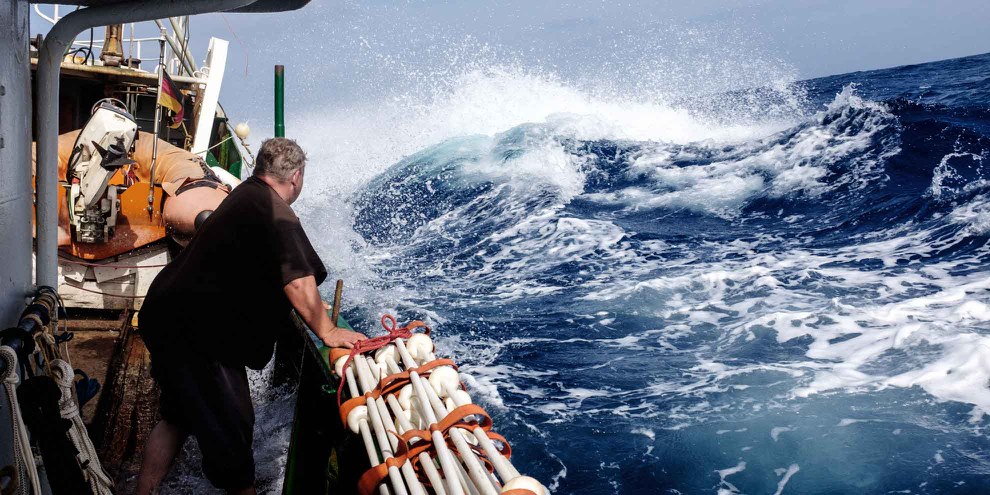 Rückkehr von einer Rettungsmission. LESEN SIE DAS LOGBUCH DER MISSION DURCH KLICKEN AUF DAS BILD.