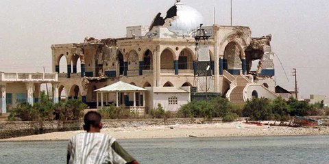Der Palast, den zuletzt der äthiopische Kaiser Haile Selassie genutzt hatte, wurde im Befreiungskrieg zerstört. Die Ruine wird als Symbol des Sieges Eritreas über Äthiopien so stehen gelassen. © Reuters / George Mulala