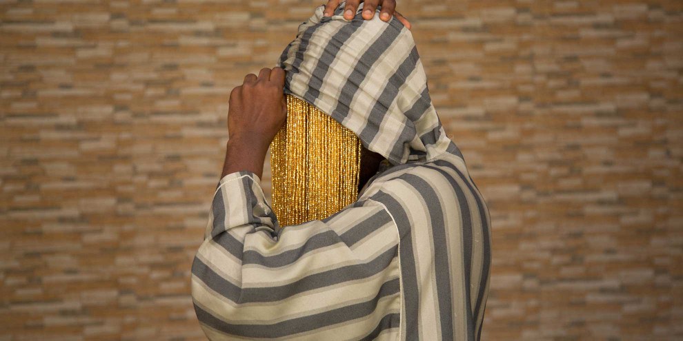 Schillernder Reporter: Wie Anas Aremeyaw Anas aussieht, weiss niemand. © Tiger Eye Foundation