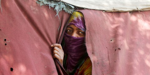 Ungewisse Zukunft: Eine Binnenvertriebene aus der jemenitischen Hafenstadt Hodeida in einem Zeltlager in Sanaa. © REUTERS / Mohamed al-Sayaghi