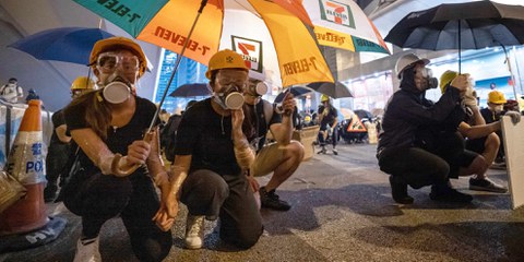 Sie trotzen dem Tränengas: Protestierende in Hongkong. © Geovien So/ SOPA Images/shutterstock