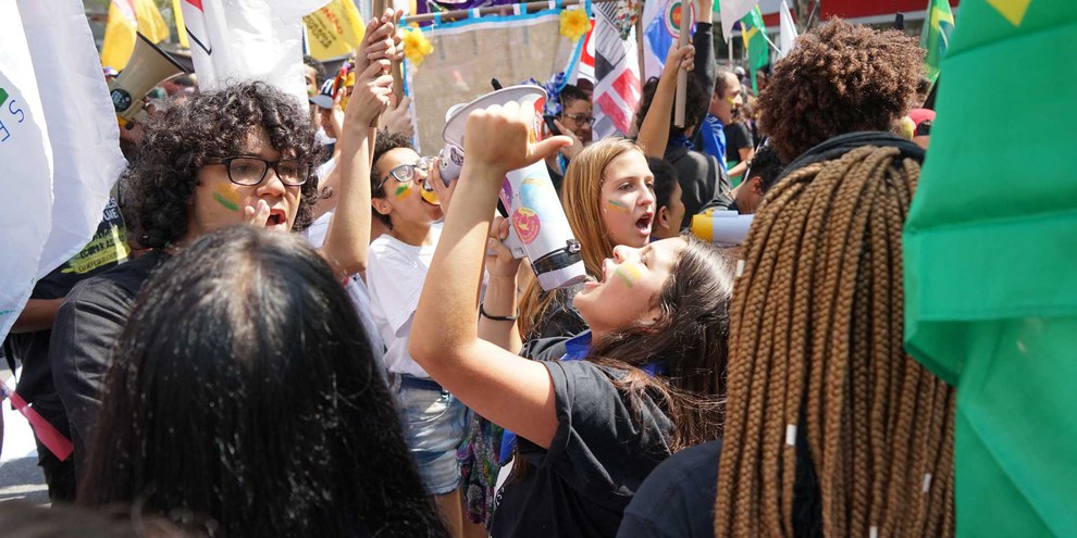 Proteste gegen Kürzungen im Bildungsbudget: Demonstrierende im September in São Paulo. © Andrzej Rybak