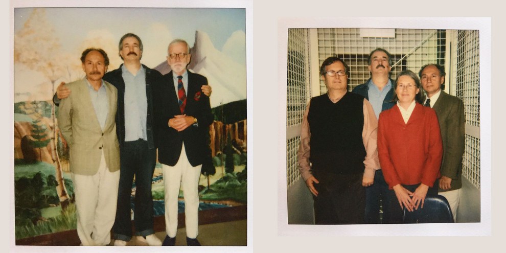 Bild links: Fünfter Besuch von Claudio Marinucci (links) bei N. I. Sequoyah (Mitte) im Kontakt-Besuchssaal des Todestrakts von San Quentin, 1998. Bild rechts: Zehnter Besuch bei N. I. Sequoyah in einem der Käfige für Kontaktbesuche, die nach Unruhen eingeführt worden waren (November 2003). © zvg