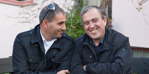 Bassam Aramin und Rami Elhanan fanden in der Trauer um ihre Töchter zueinander. Heute gehören sie zu den bekanntesten Gesichtern der israelisch-palästinensischen Friedensbewegung. © Katja Harbi