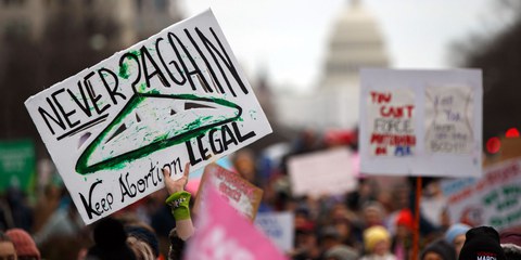 Weil Schwangerschaftsabbrüche in vielen Bundesstaaten in den USA verboten sind, müssen viele Frauen anderweitig Hilfe suchen – auch in Mexiko. © Bryan Olin Dozier/NurPhoto/Shutterstock