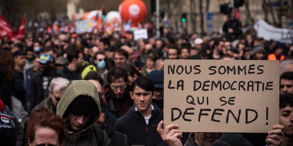Gegen die geplante Rentenreform gingen in ganz Frankreich Hundertausende auf die Strasse. © IMAGO / Samuel Boivin